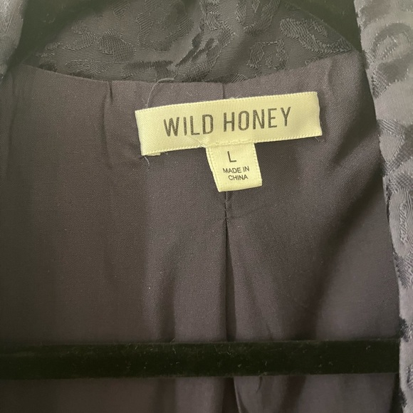 Navy on navy cheetah blazer - Picture 3 of 3